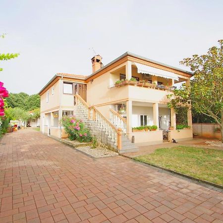 Apartment Pineta In Village Valbandon Dış mekan fotoğraf