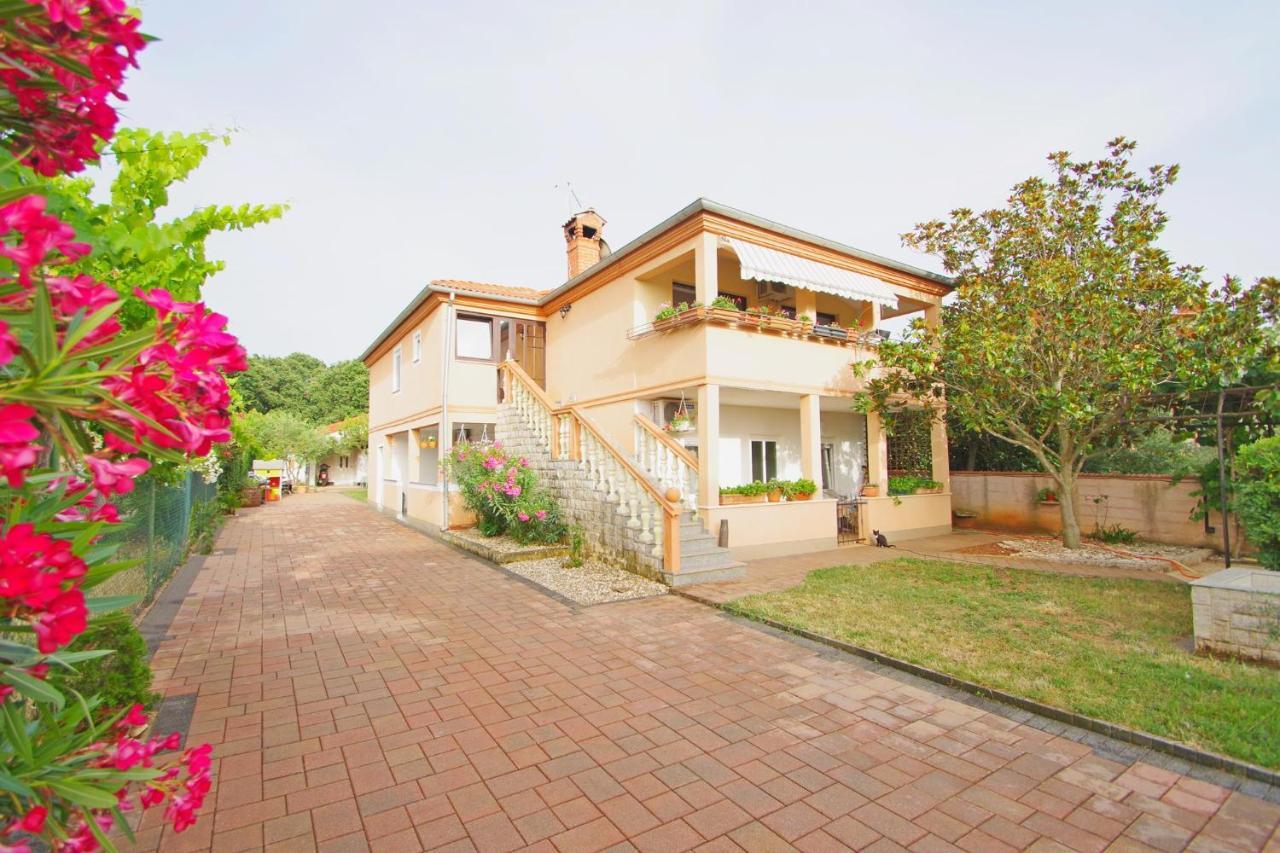 Apartment Pineta In Village Valbandon Dış mekan fotoğraf