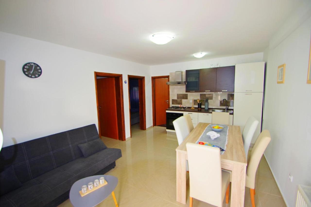 Apartment Pineta In Village Valbandon Dış mekan fotoğraf