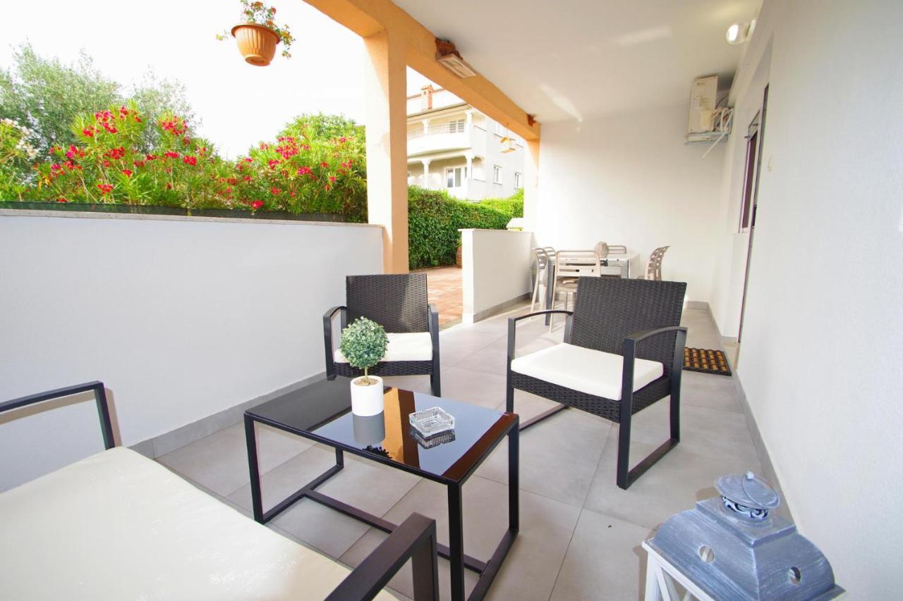 Apartment Pineta In Village Valbandon Dış mekan fotoğraf