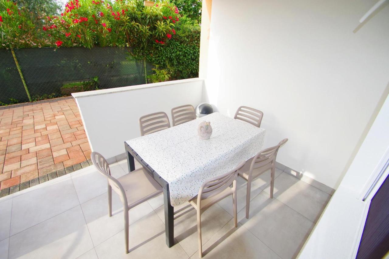 Apartment Pineta In Village Valbandon Dış mekan fotoğraf